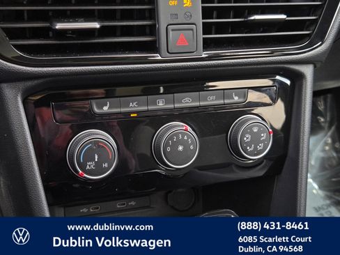 Certified 2023 Volkswagen Taos SE w/ Panoramic Sunroof Package FWD image 20