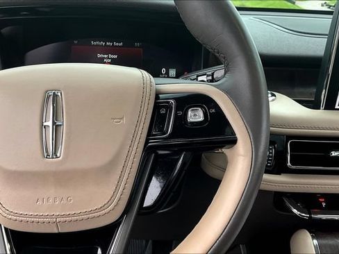 Used 2021 Lincoln Aviator Reserve w/ Equipment Group 201A AWD/4WD image 12
