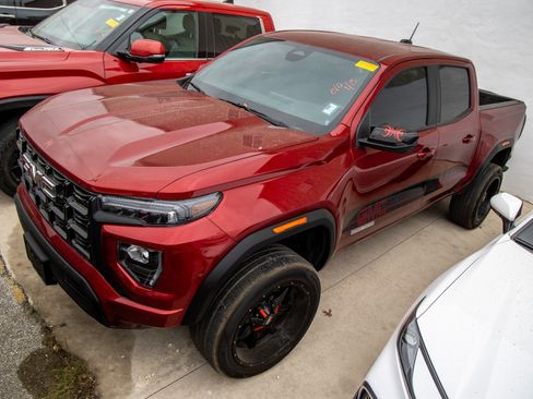 Used 2024 GMC Canyon Elevation w/ Trailering Package image 3