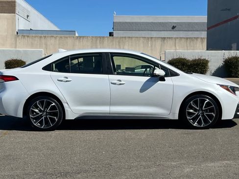 Used 2022 Toyota Corolla SE image 6