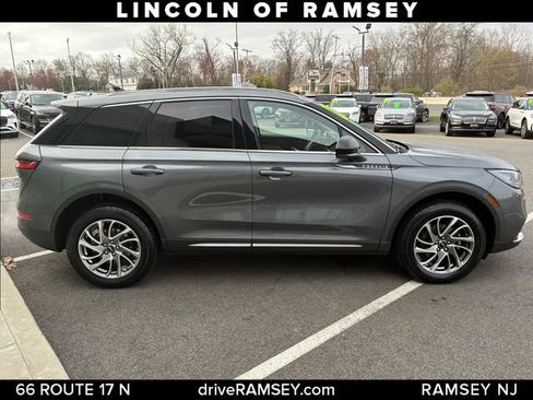 Used 2022 Lincoln Corsair AWD w/ Equipment Group 101A image 9