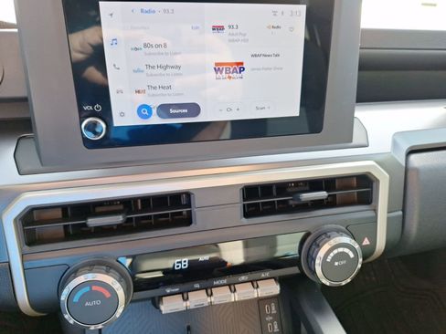 Used 2024 Toyota Tacoma TRD Sport image 28