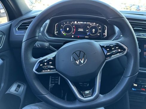 Used 2022 Volkswagen Tiguan SEL R-Line image 14