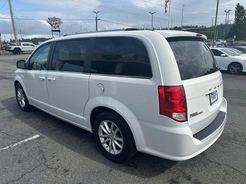 Used 2019 Dodge Grand Caravan SXT FWD image 4