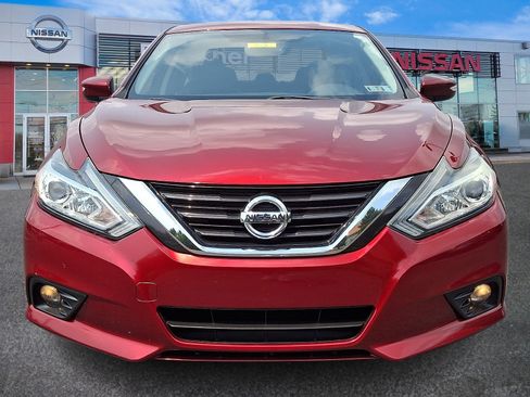 Certified 2017 Nissan Altima 2.5 SV w/ Convenience Package FWD image 2