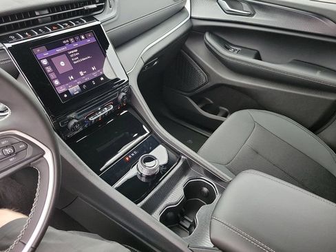 New 2025 Jeep Grand Cherokee Laredo X image 12