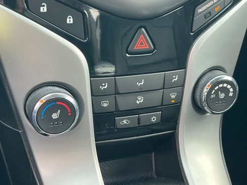 Used 2013 Chevrolet Cruze LT image 15