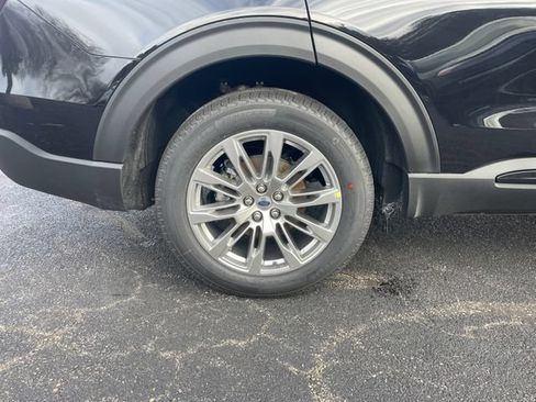New 2026 Ford Explorer Active w/ Active Comfort Package AWD/4WD image 17