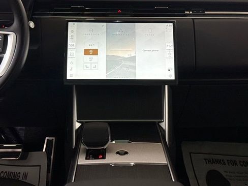 Certified 2026 Land Rover Range Rover SE AWD/4WD image 19