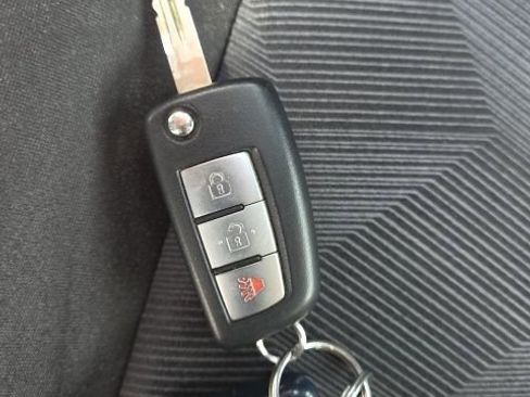 Used 2015 Nissan Rogue S image 11