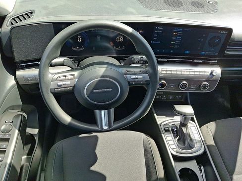 Certified 2024 Hyundai Kona SE AWD/4WD image 20