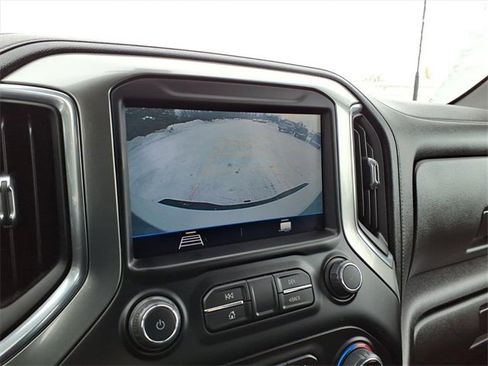 Used 2022 Chevrolet Silverado 2500 LT w/ Convenience Package image 17