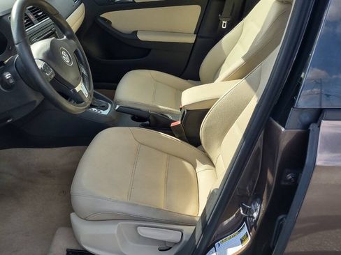 Used 2012 Volkswagen Jetta SE FWD image 11