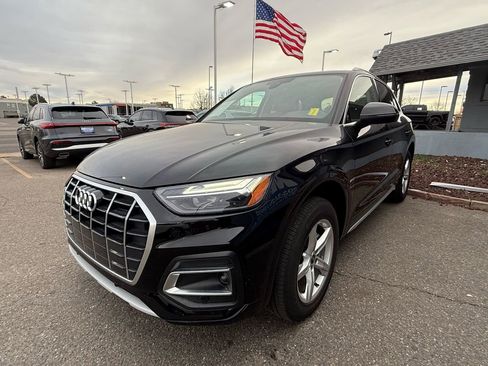 Used 2023 Audi Q5 2.0T Premium w/ Convenience Package image 3