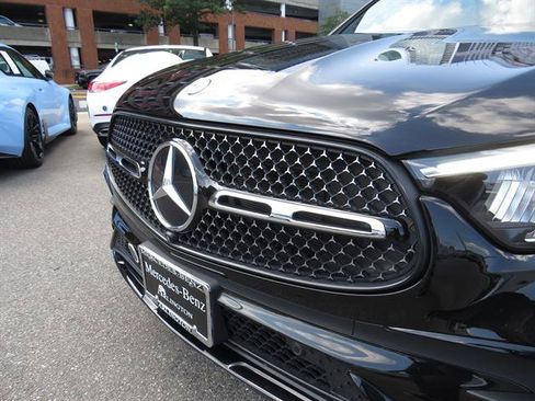 Used 2024 Mercedes-Benz GLC 300 4MATIC image 25