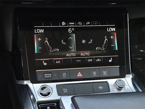 Certified 2022 Audi e-tron Premium image 27