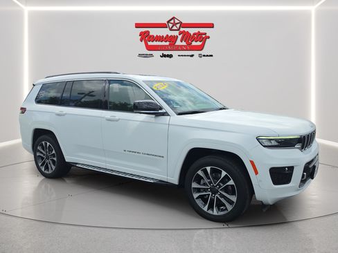 Used 2024 Jeep Grand Cherokee L Overland w/ Advanced Protech Group III AWD/4WD image 7