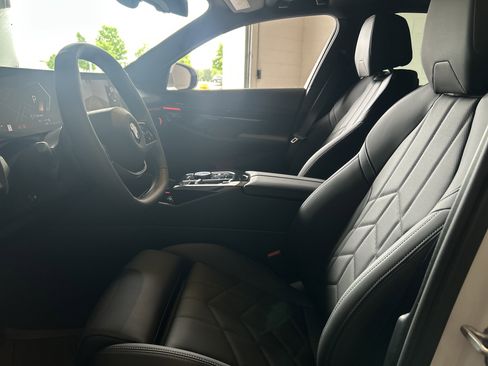 Used 2026 BMW 530i w/ Premium Package RWD image 24