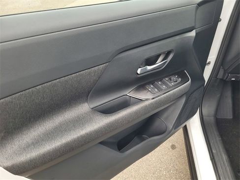 New 2026 Nissan Kicks SV w/ SV Premium Package image 8