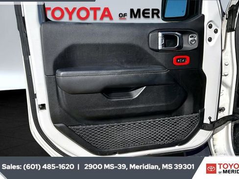 Used 2020 Jeep Gladiator Overland w/ Cold Weather Group image 17