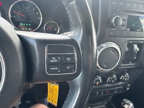 Used 2014 Jeep Wrangler Unlimited Sahara w/ Connectivity Group AWD/4WD image 21