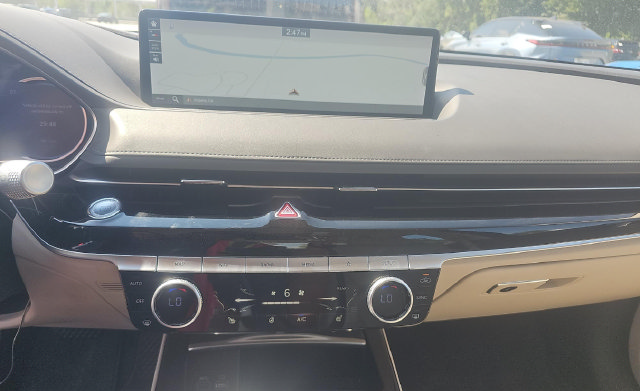 Used 2021 Genesis G80 2.5T AWD/4WD image 7