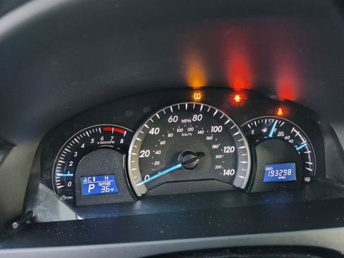 Used 2015 Toyota Camry LE image 42