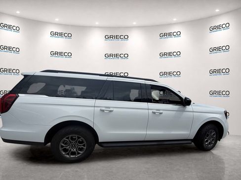 Used 2025 Ford Expedition Max Active RWD image 8