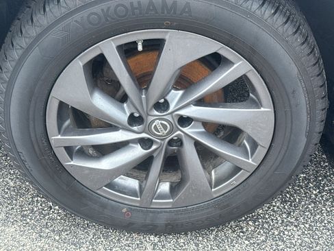 Used 2016 Nissan Rogue SL AWD/4WD image 9