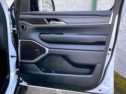 Used 2024 Jeep Wagoneer L Series II w/ Flexible Seating Group image 27