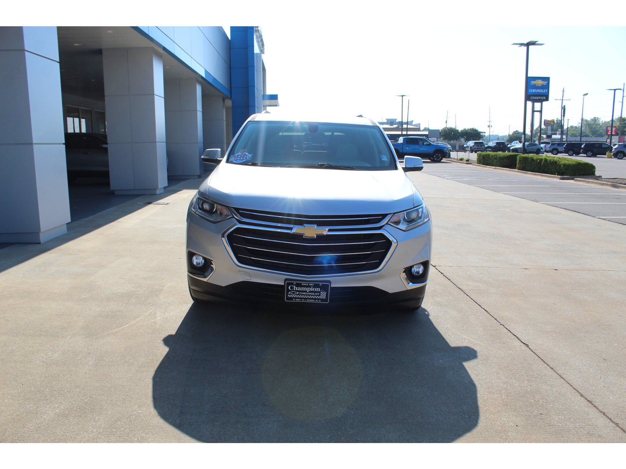 Used 2021 Chevrolet Traverse LT FWD image 3