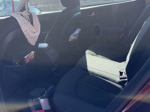 Used 2018 Kia Optima LX FWD image 3