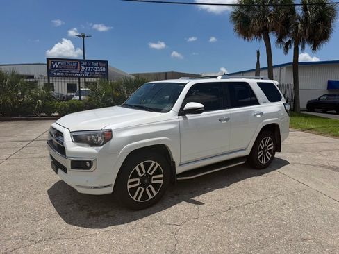 Used 2022 Toyota 4Runner Limited AWD/4WD image 2