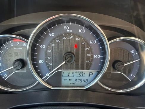 Used 2014 Toyota Corolla LE FWD image 21