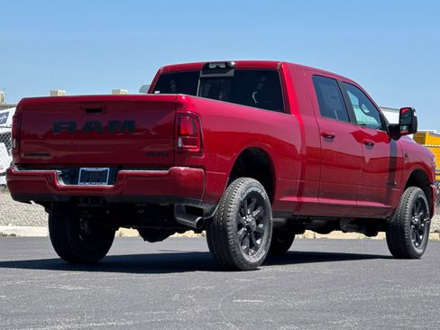 New 2026 RAM 2500 Laramie AWD/4WD image 3