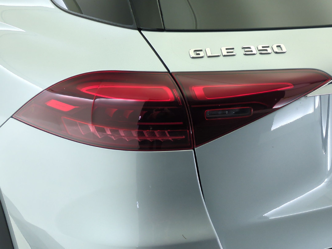 Certified 2025 Mercedes-Benz GLE 350 4MATIC image 16
