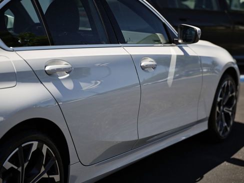 Used 2026 BMW 330i xDrive Sedan AWD/4WD image 5