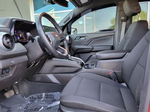 Used 2023 Chevrolet Colorado LT w/ LT Convenience Package II AWD/4WD image 12