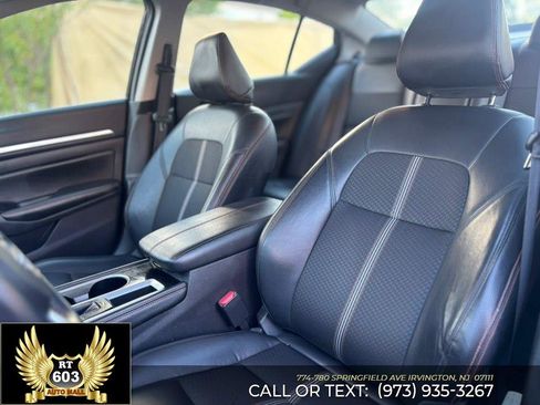 Used 2024 Nissan Altima 2.5 SR FWD image 12