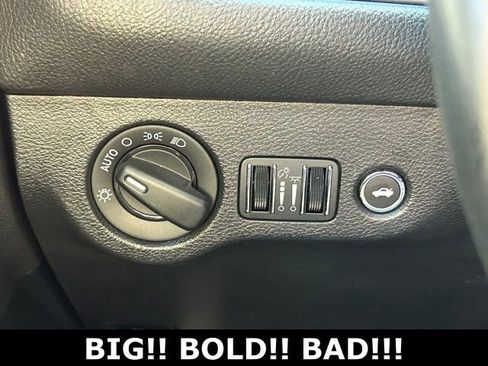 Used 2023 Dodge Challenger SXT image 19