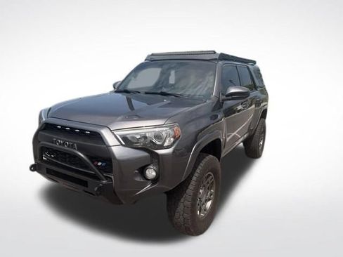 Used 2019 Toyota 4Runner SR5 AWD/4WD image 5