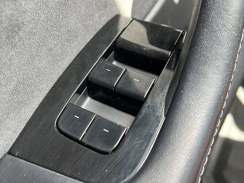 Used 2021 Tesla Model Y 2WD image 22