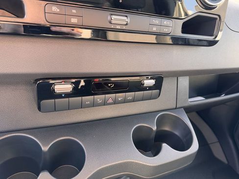 New 2025 Mercedes-Benz Sprinter 2500 image 18