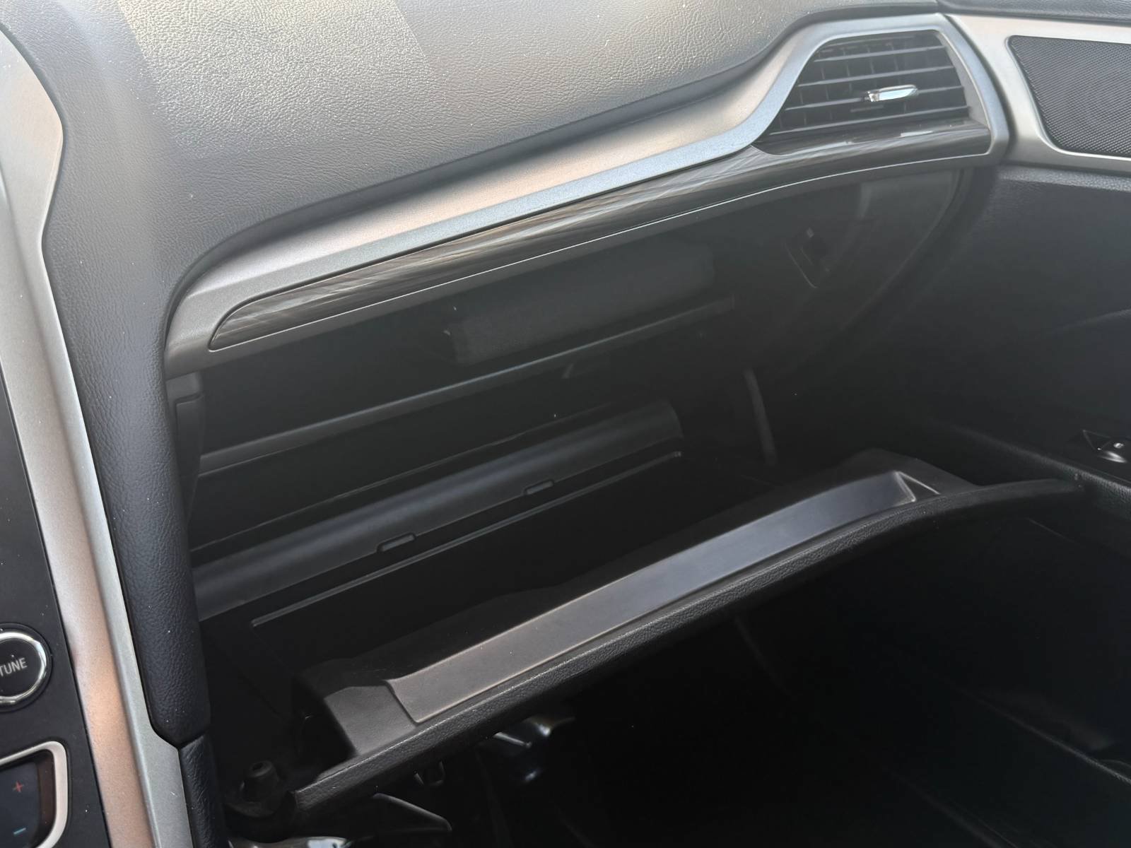 Used 2018 Ford Fusion SE w/ Equipment Group 602A FWD image 30
