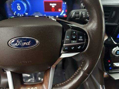 Used 2023 Ford Explorer King Ranch w/ Technology Package AWD/4WD image 16