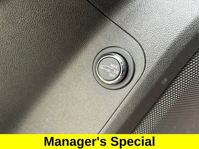 Used 2020 GMC Acadia Denali w/ Technology Package FWD image 12