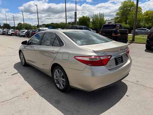 Used 2015 Toyota Camry SE FWD image 5