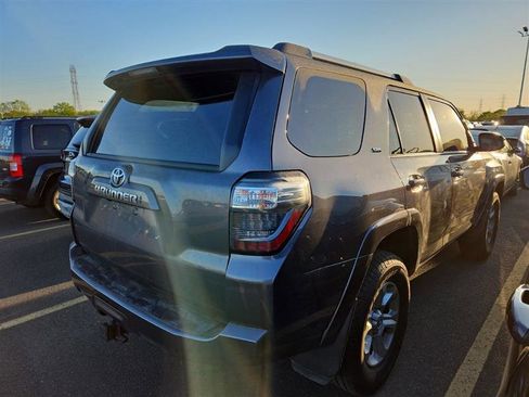 Used 2021 Toyota 4Runner SR5 Premium w/ Moonroof Package AWD/4WD image 9
