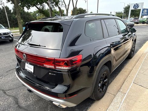 Used 2026 Volkswagen Atlas Peak Edition AWD/4WD image 6