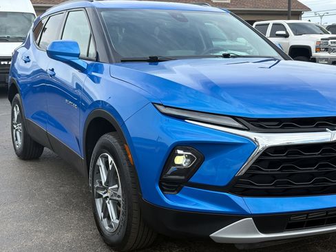 Used 2024 Chevrolet Blazer LT w/ Convenience Package FWD image 3